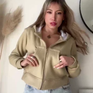 Campera Lisa Corta de friza de mujer