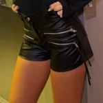 Short Engomado Con Cierres