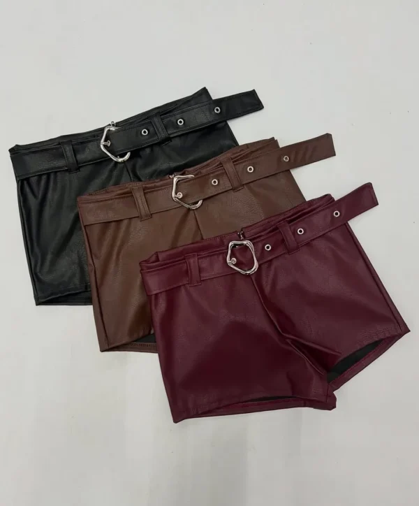 Short Engomado De Hebilla